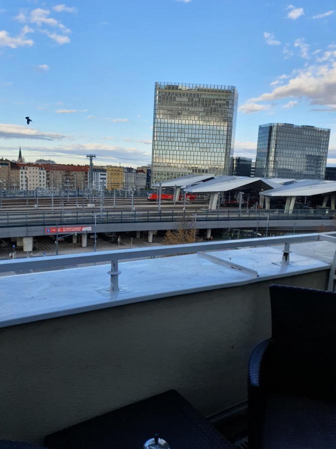 Smarte Dachgeschosswohnung Mit 2 Terrassen Direkt Am Hauptbahnhof Vienna Exterior photo